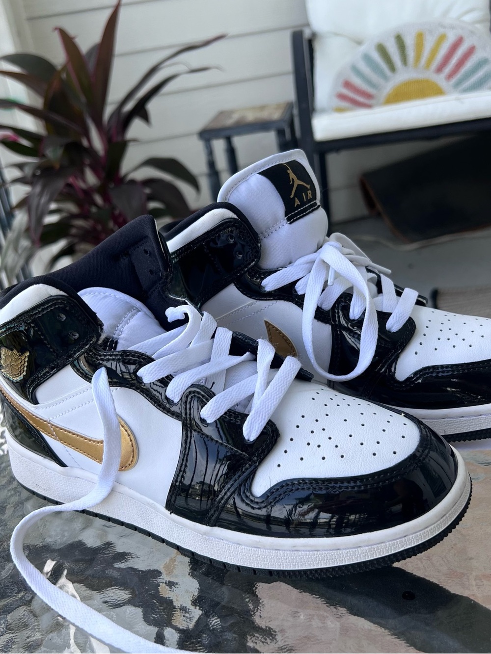 Nike Kids High-Top Sneakers White Black Gold Swoosh